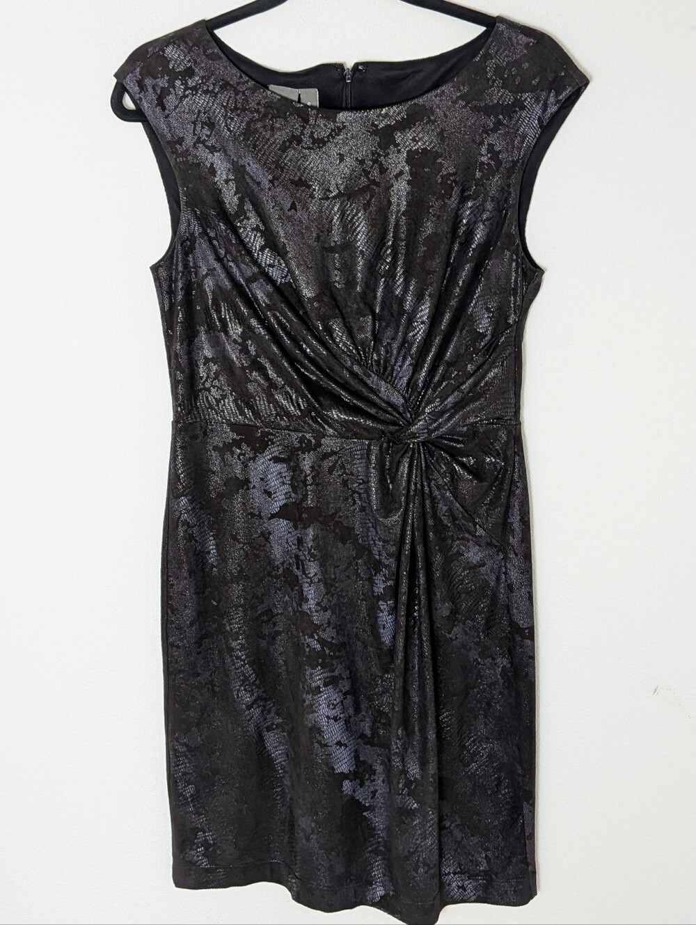 Muse Women's Black Animal Print Sheath Dress Sleeveless Round Neck Knee Sz 6 euc